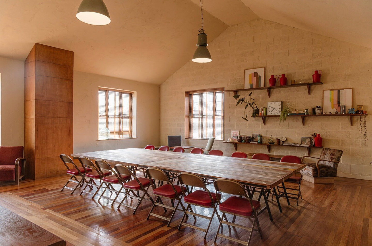 10:00 – Children's Drawing Workshop with Bethan Woollvin @ The Lodge